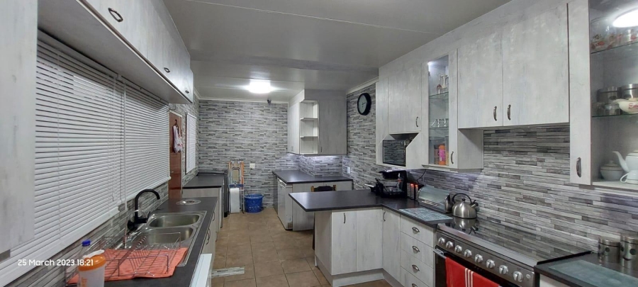 3 Bedroom Property for Sale in Geelhoutpark North West